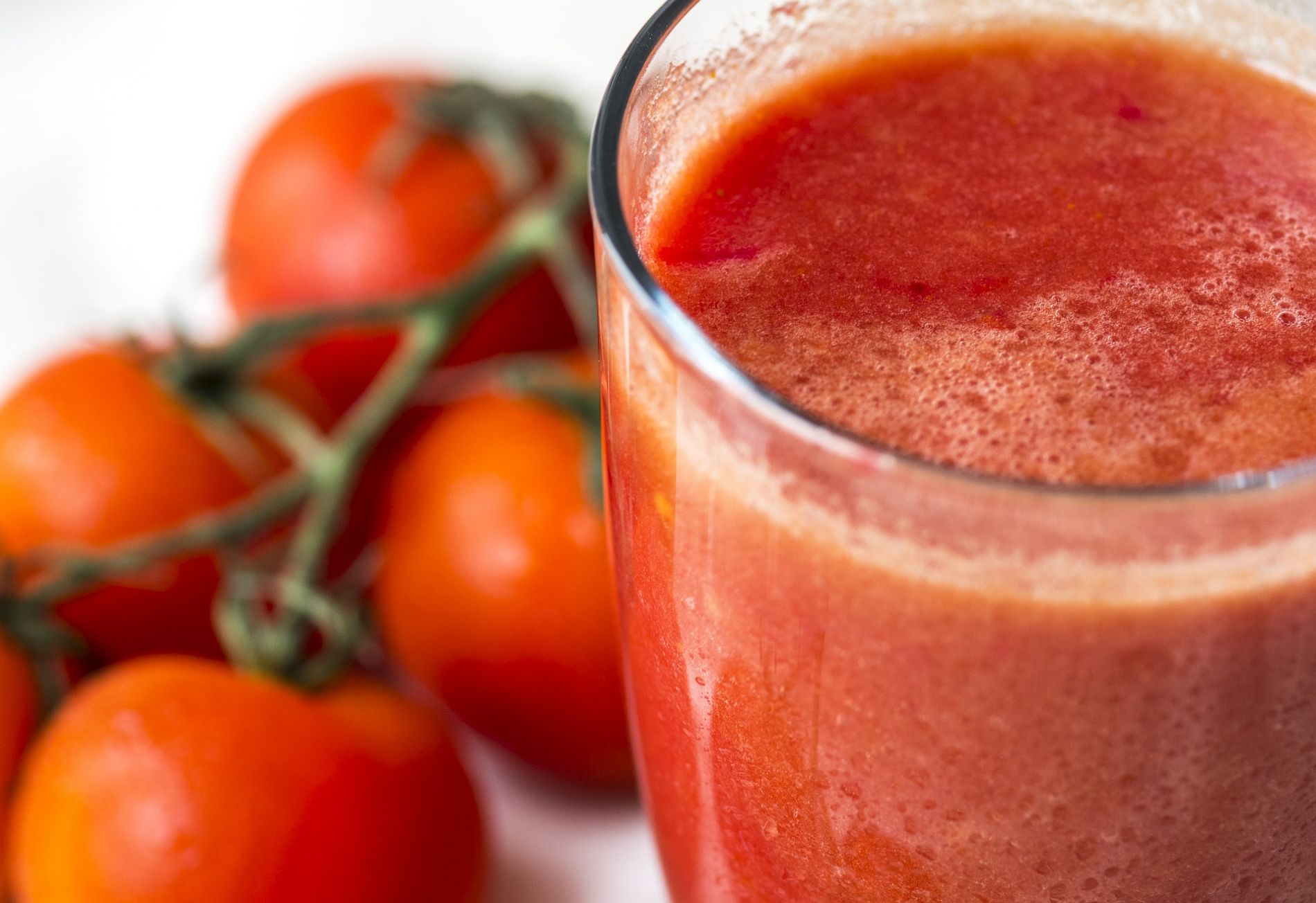 zumo tomate